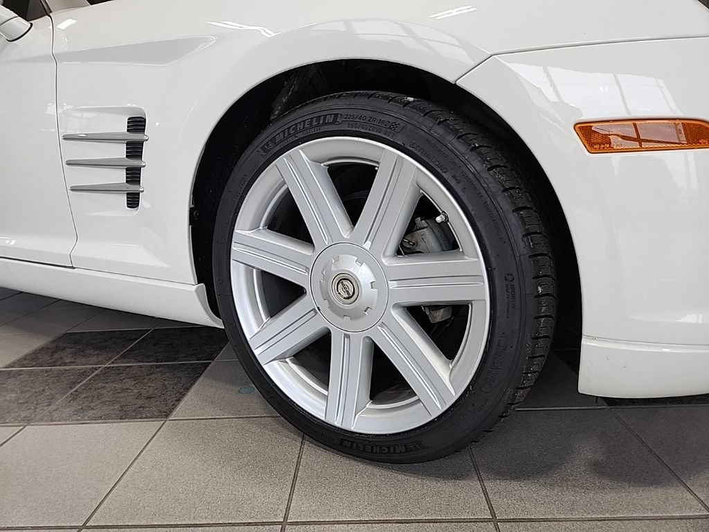 Used 2005 Chrysler Crossfire Limited RWD image 3