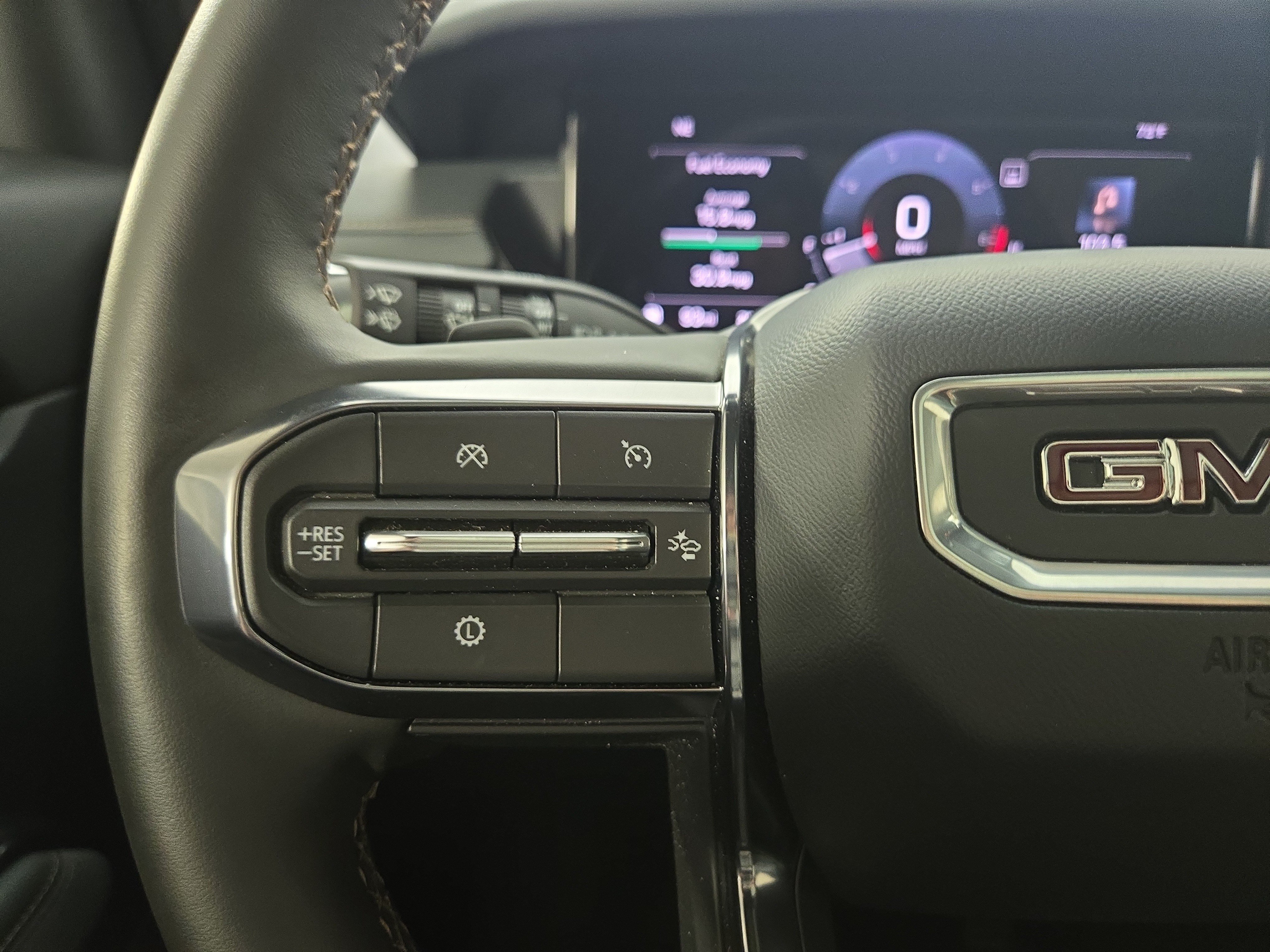 Used 2025 GMC Acadia AT4 w/ Luxury Package AWD/4WD image 16