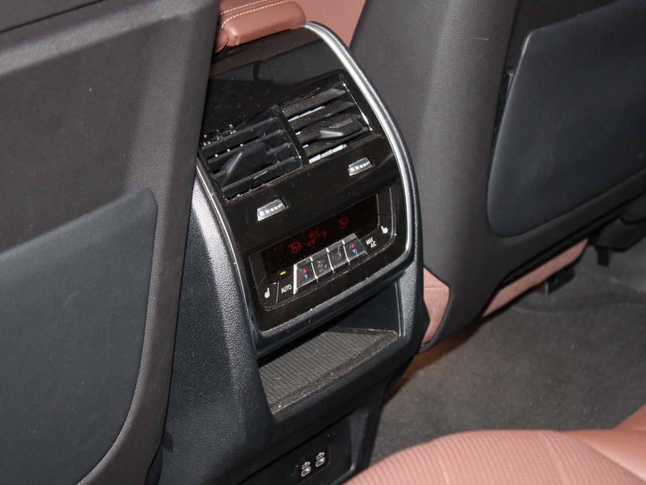 Certified 2023 BMW X7 xDrive40i w/ Executive Package image 15