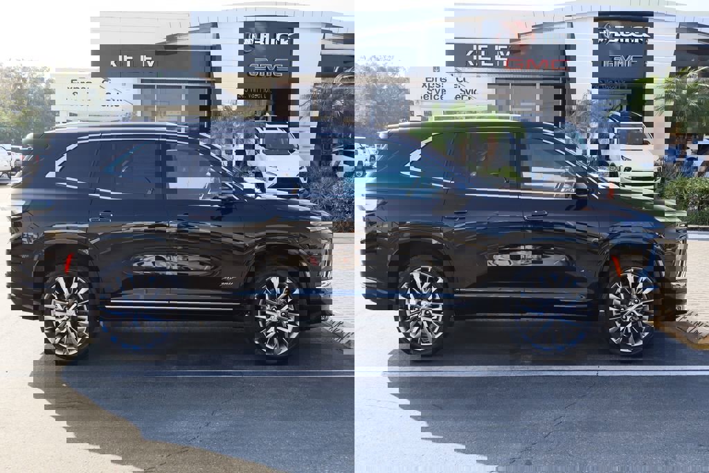 New 2026 Buick Enclave Avenir image 3