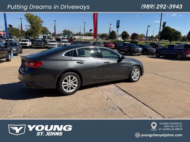 Certified 2017 Chevrolet Malibu LT w/ Leather Package FWD image 8