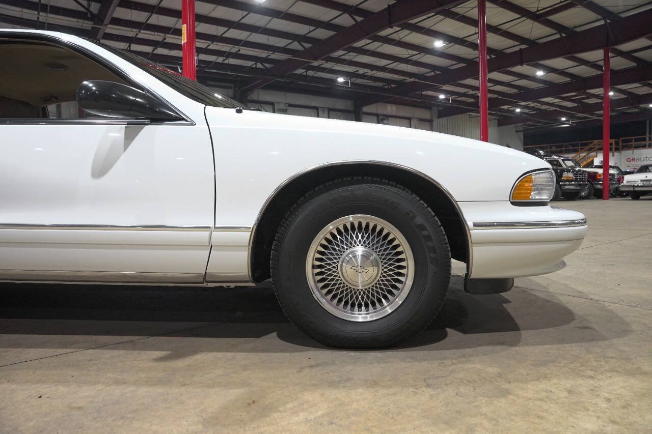 Used 1996 Chevrolet Impala SS RWD image 11