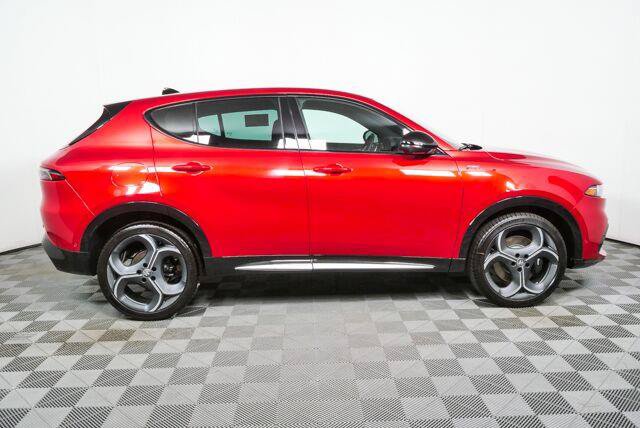 New 2026 Alfa Romeo Tonale w/ Active Assist Package AWD/4WD image 2