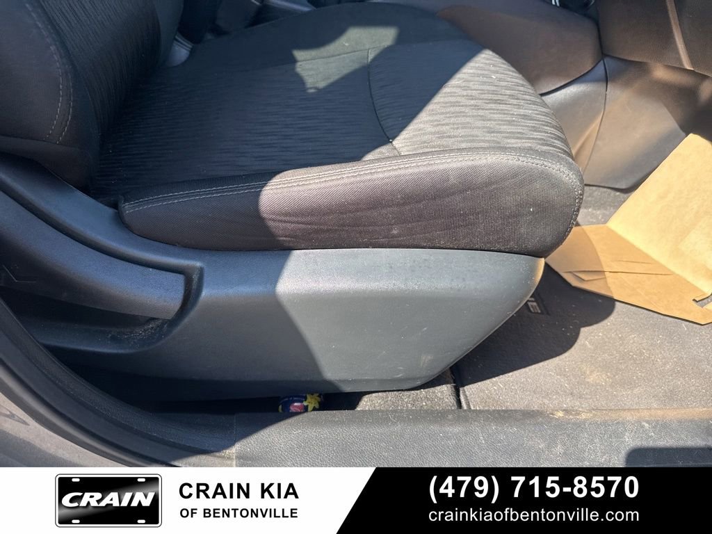 Used 2020 Nissan Rogue S w/ Special Edition Package FWD image 9