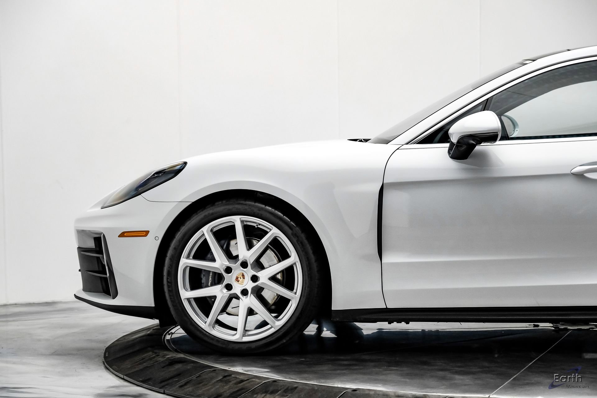 Used 2025 Porsche Panamera w/ Premium Package RWD image 8