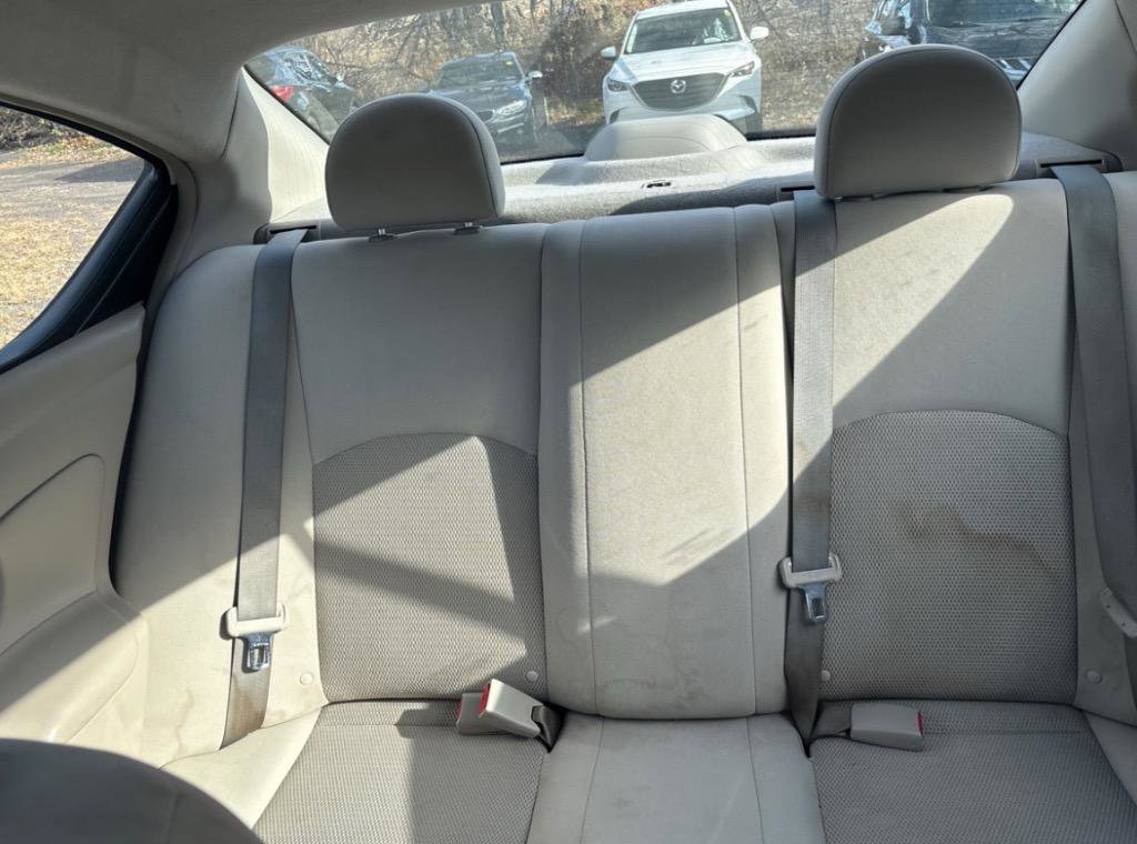 Used 2012 Nissan Versa SV image 18