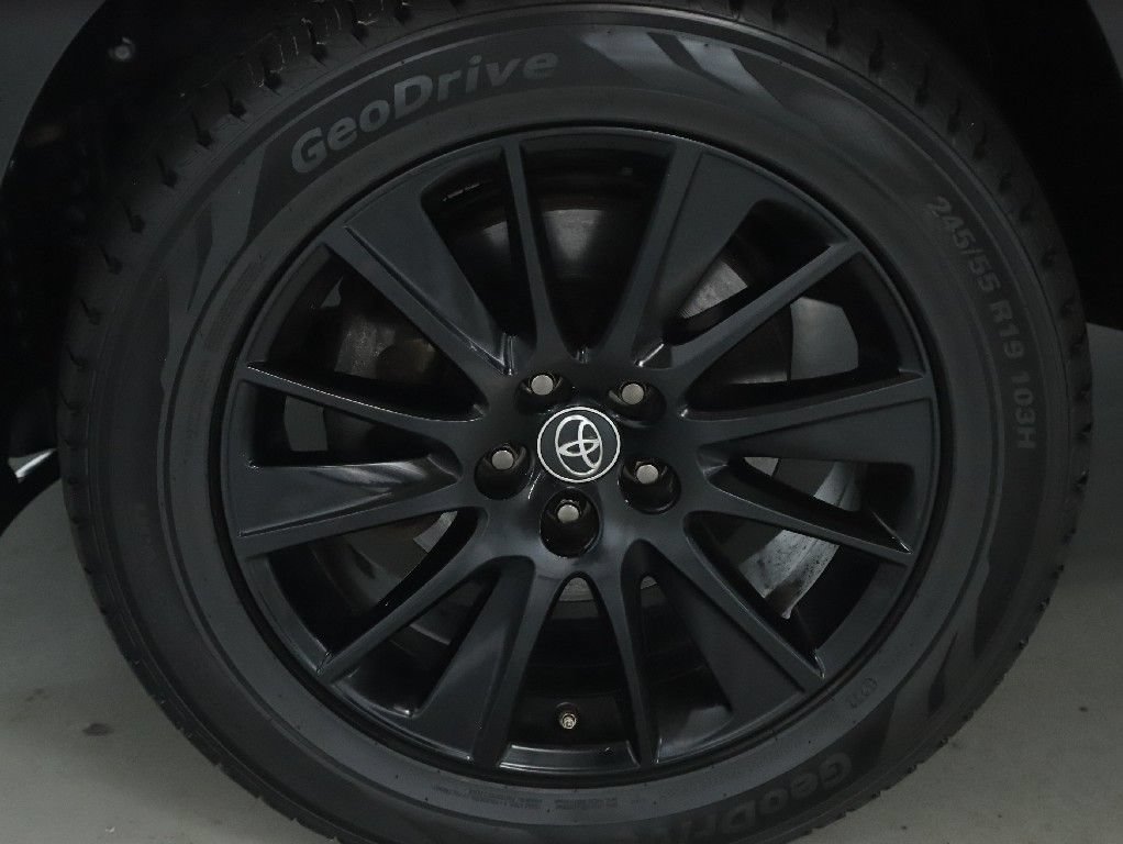 Used 2019 Toyota Highlander SE w/ Nightshade Edition AWD/4WD image 40