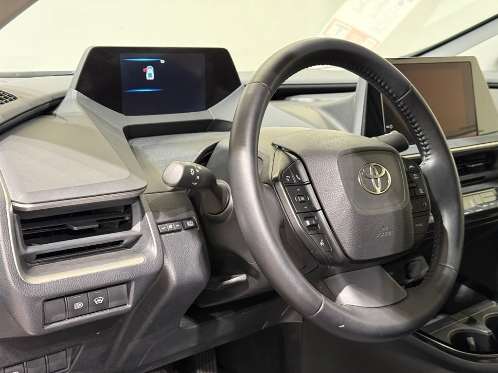 Certified 2025 Toyota Prius LE FWD image 16