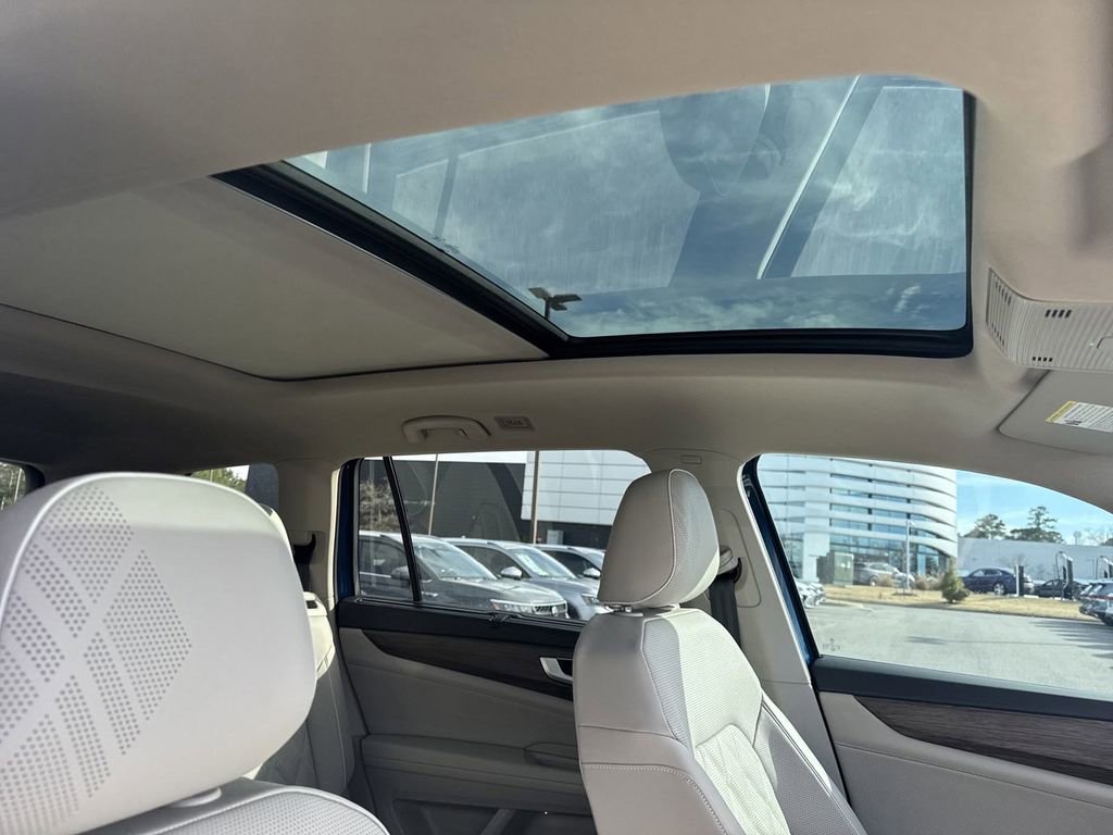 New 2025 Volkswagen Atlas SEL Premium R-Line image 21