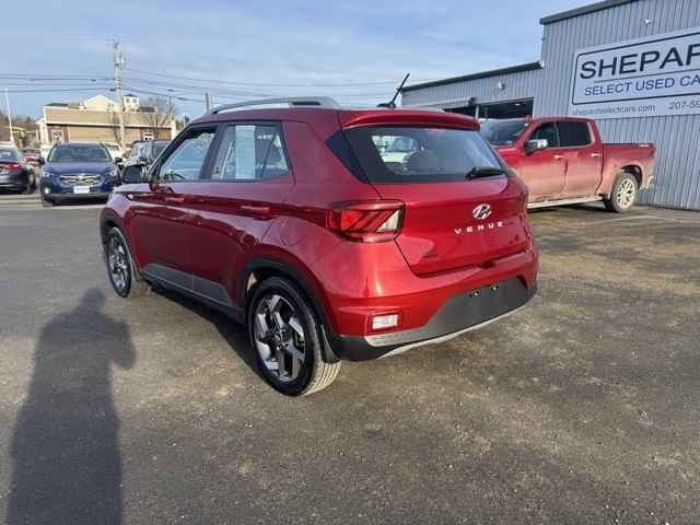 Used 2024 Hyundai Venue SEL image 7