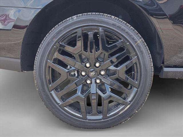 New 2027 Ford Expedition Platinum w/ Stealth Performance Package AWD/4WD image 10