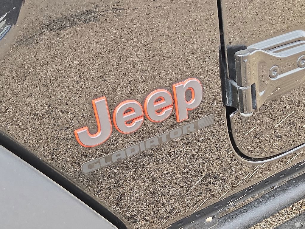 Used 2023 Jeep Gladiator Mojave w/ Cold Weather Group image 14