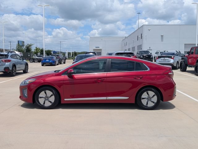 Used 2022 Hyundai Ioniq SE FWD image 3