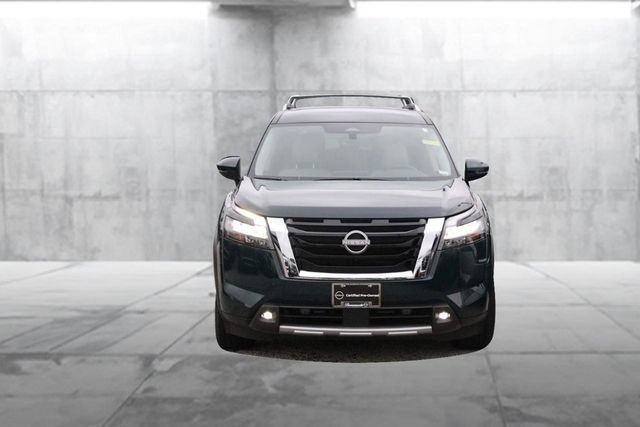 Certified 2025 Nissan Pathfinder SL AWD/4WD image 4