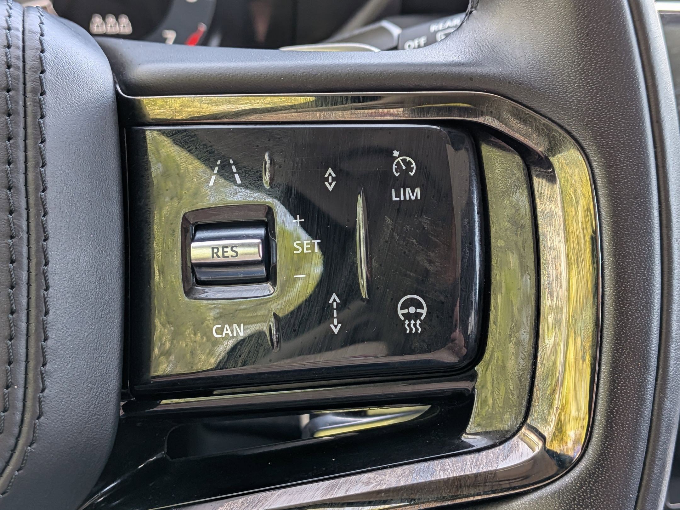 Used 2024 Land Rover Range Rover Velar S image 17