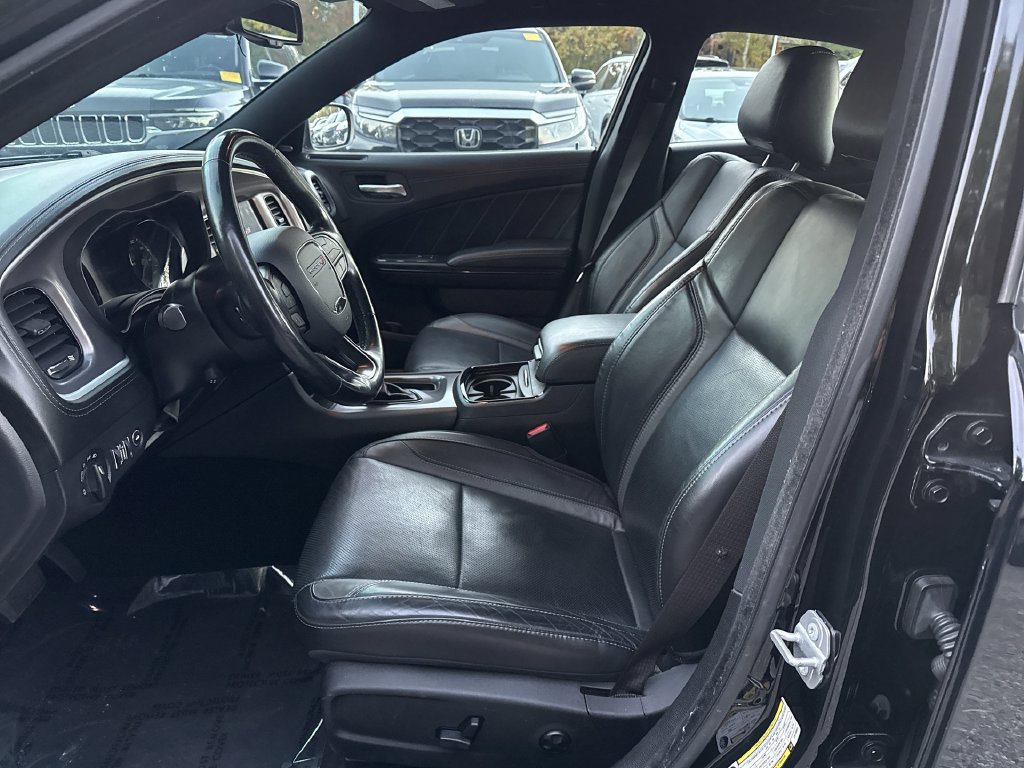 Used 2020 Dodge Charger SXT w/ Plus Group RWD image 13