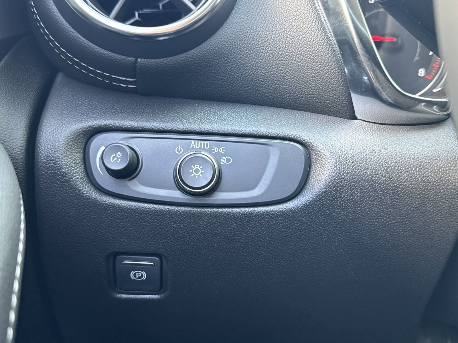 New 2025 Chevrolet Blazer LT w/ Sound & Technology Package image 25