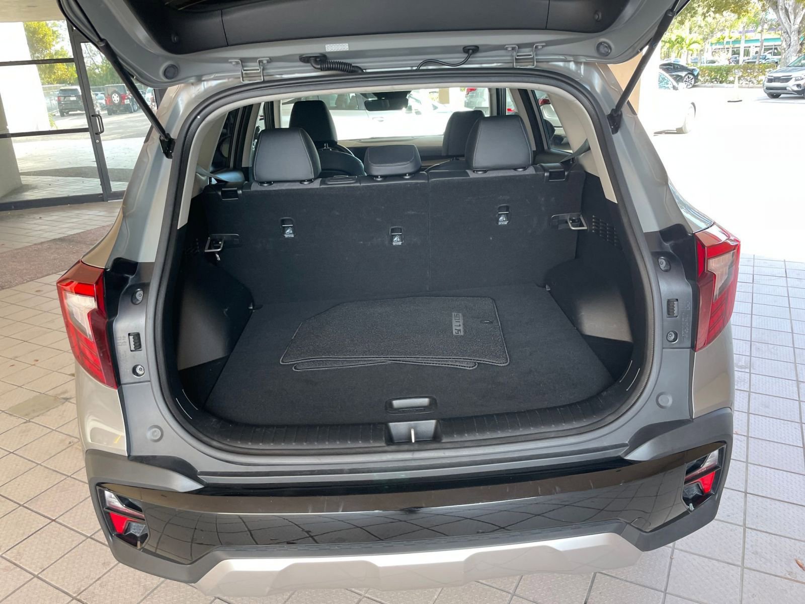 Used 2025 Kia Seltos S FWD image 27