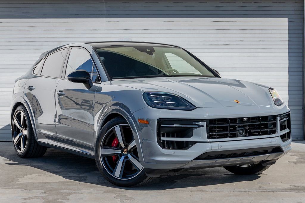 Certified 2025 Porsche Cayenne GTS image 10