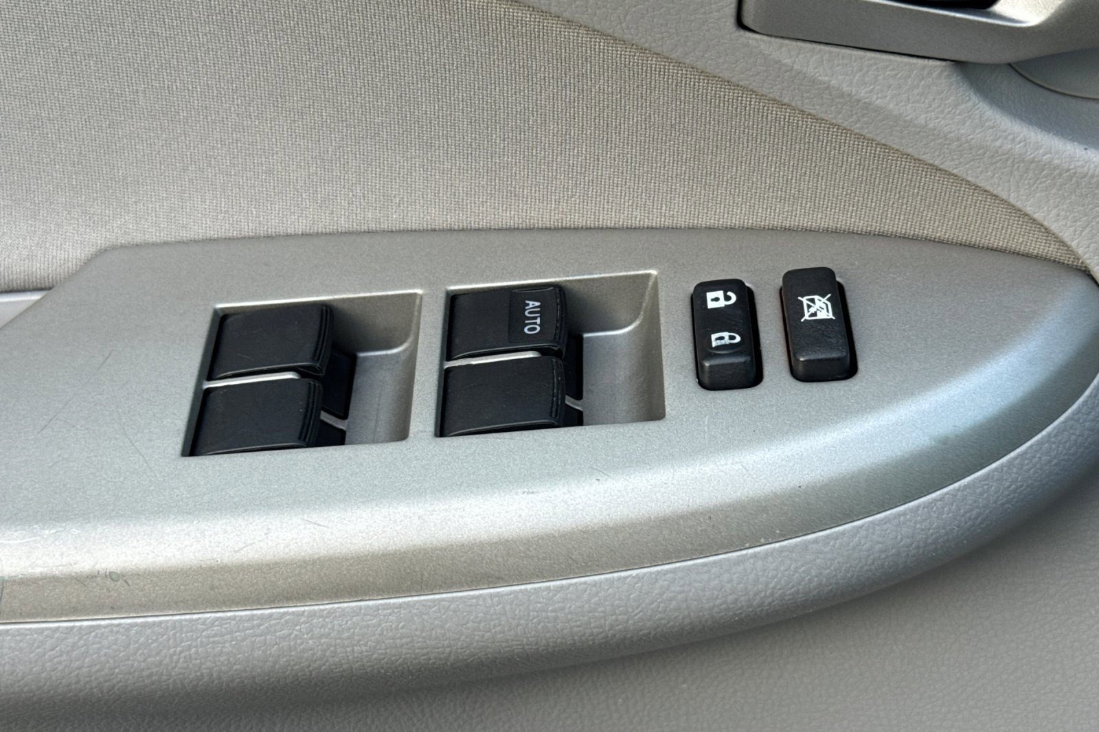 Used 2012 Toyota Corolla LE image 12