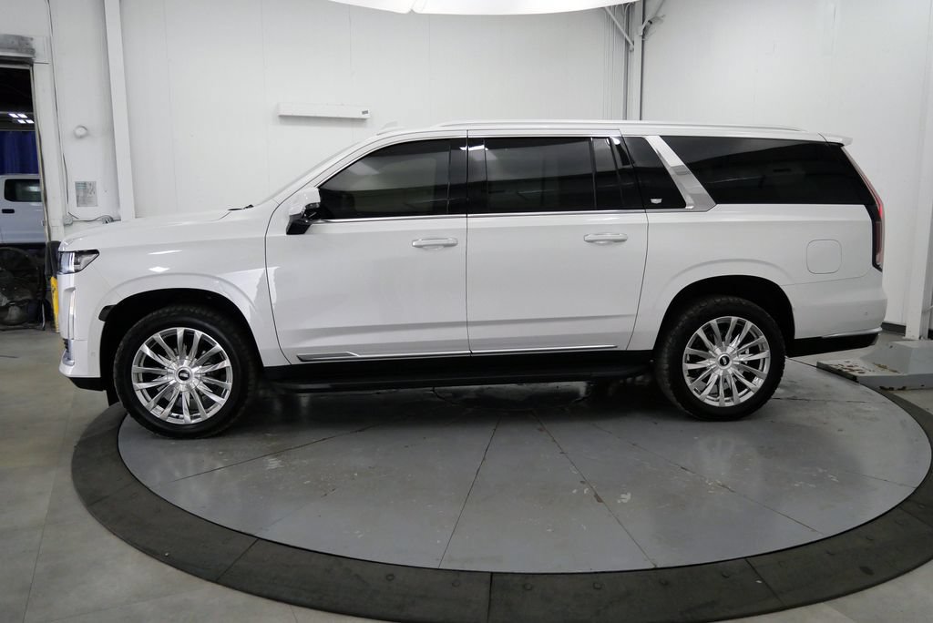 Used 2021 Cadillac Escalade ESV Premium Luxury AWD/4WD image 4