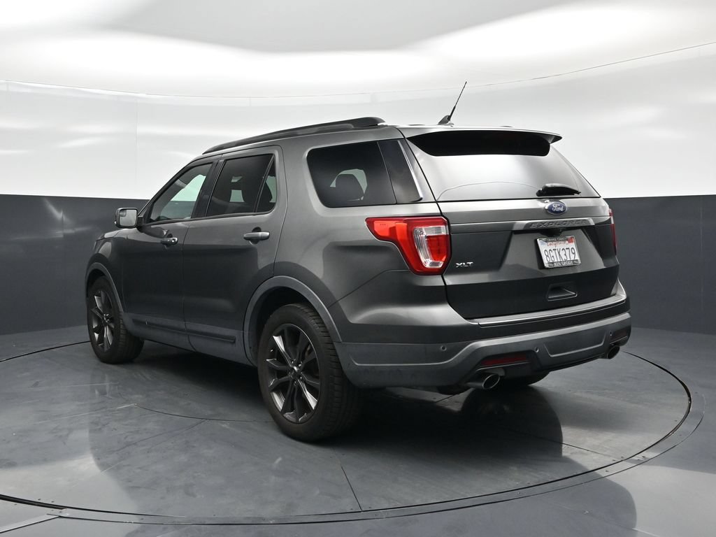 Used 2018 Ford Explorer XLT w/ Equipment Group 202A FWD image 6