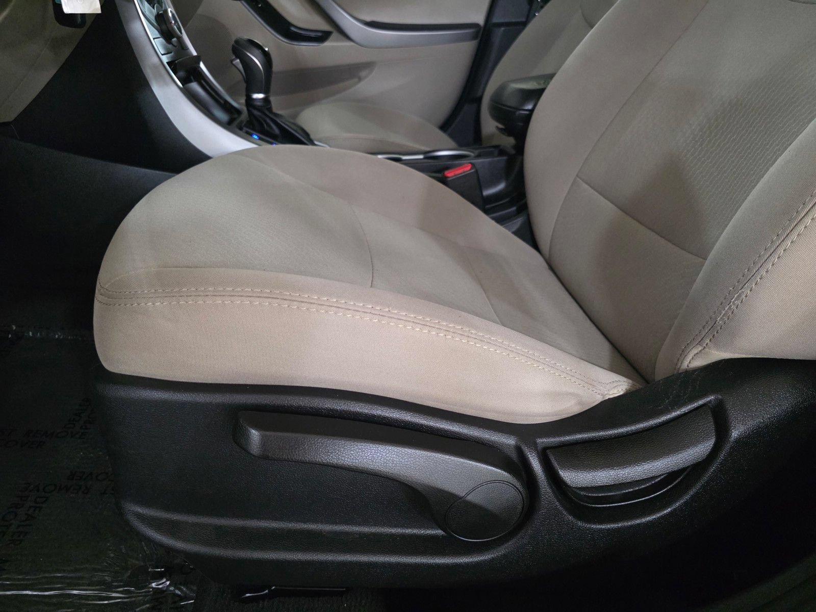 Used 2014 Hyundai Elantra SE FWD image 23
