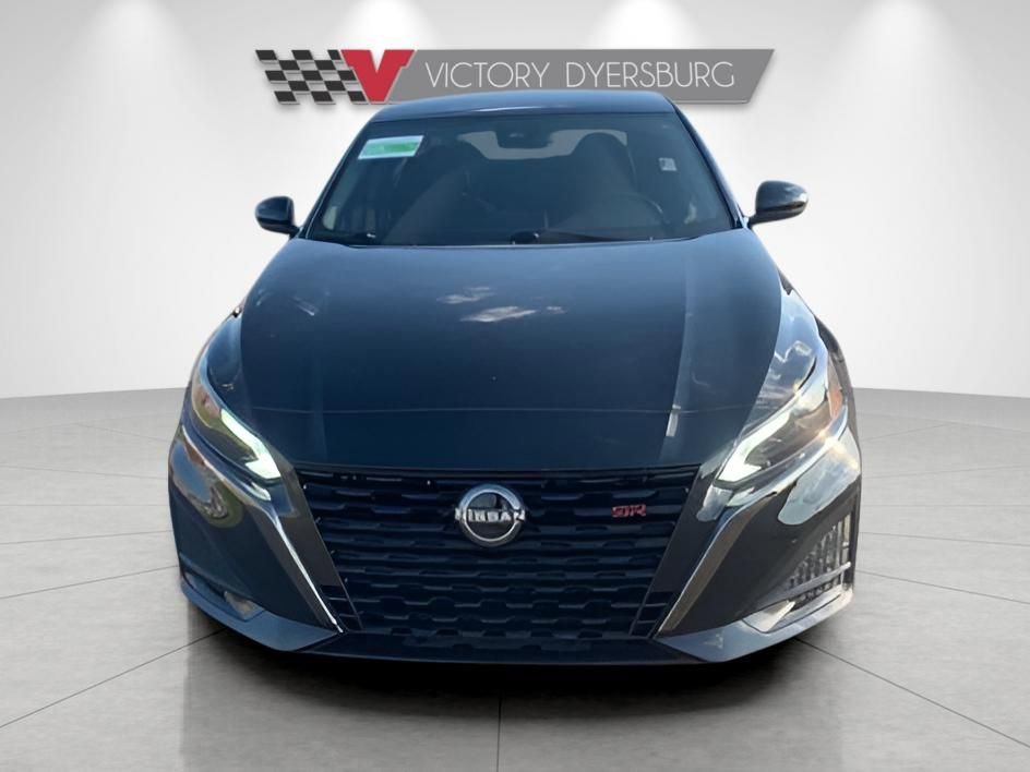 Used 2024 Nissan Altima 2.5 SR AWD/4WD image 3