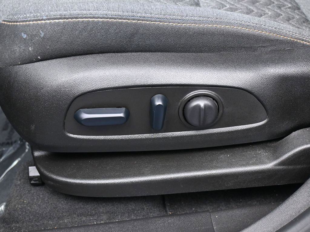 Used 2023 Chevrolet Equinox LT image 12