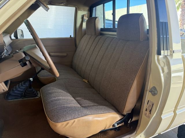 Used 1987 Toyota Pickup 4x4 Regular Cab image 39