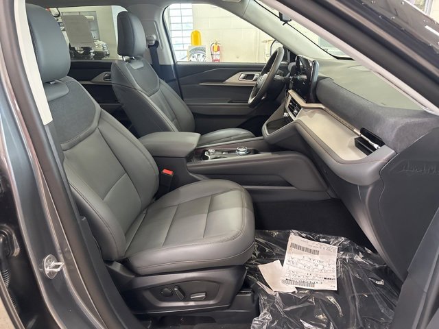 New 2026 Ford Explorer Active w/ Active Comfort Package image 18