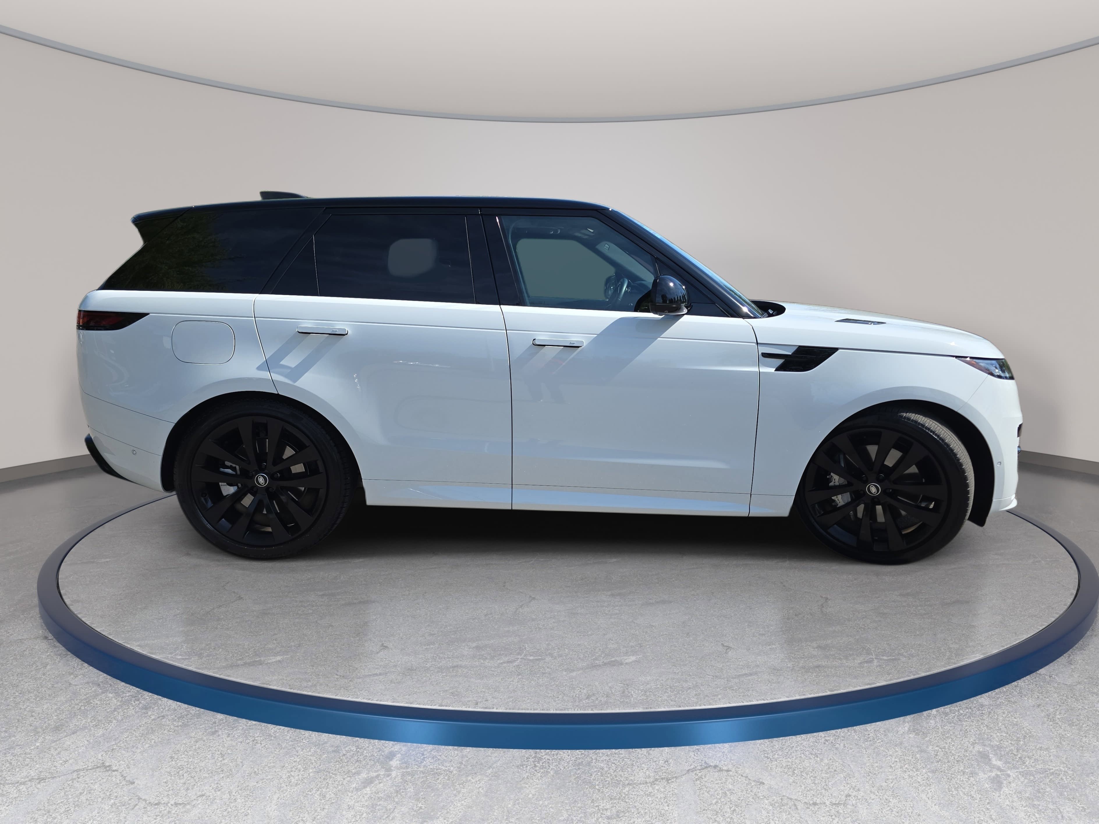 Certified 2025 Land Rover Range Rover Sport Dynamic SE image 4