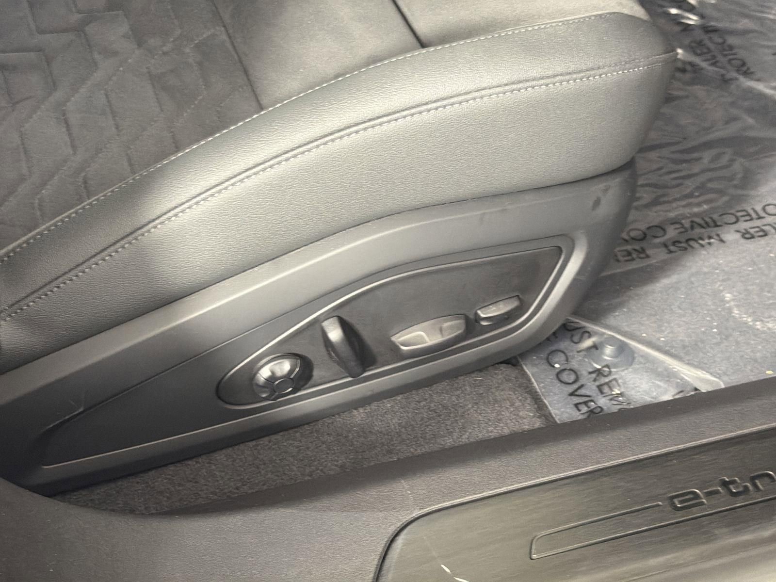 Used 2023 Audi e-tron GT Premium Plus image 32