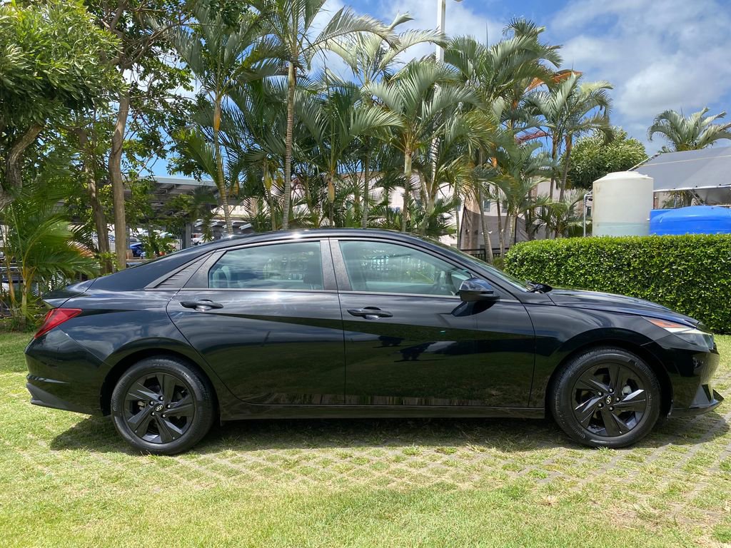 Certified 2022 Hyundai Elantra SEL FWD image 8
