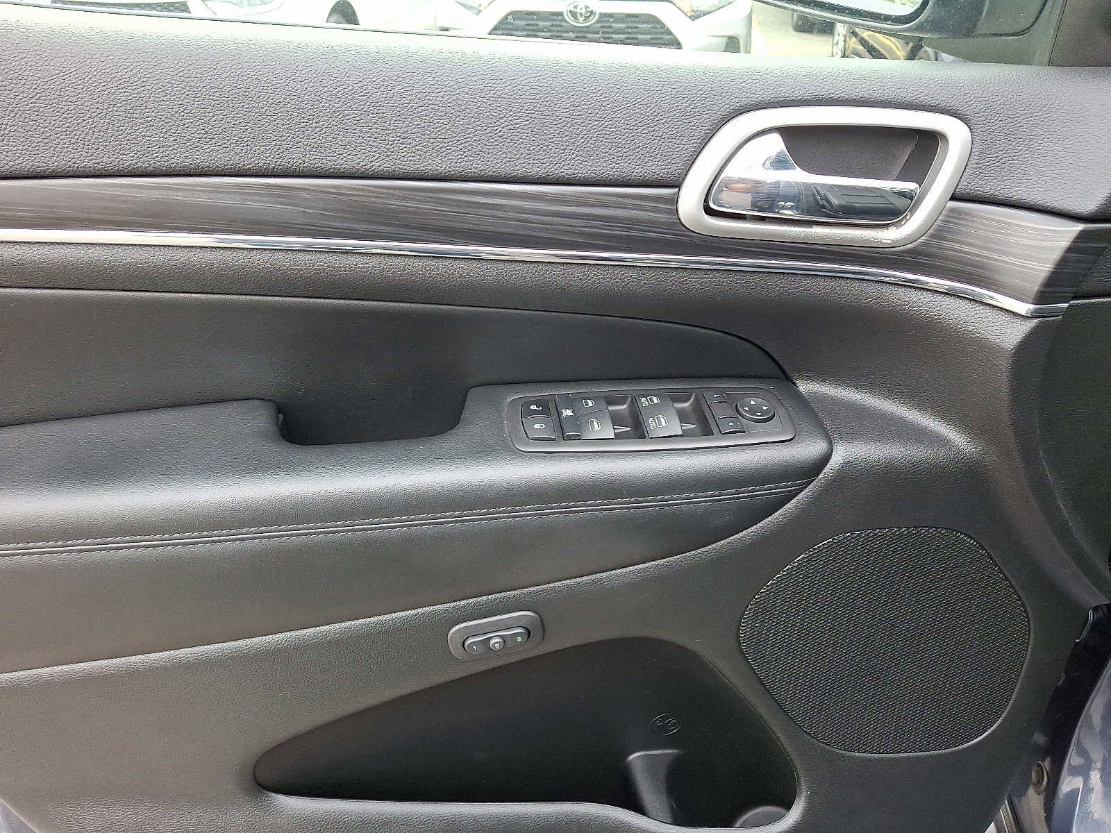 Used 2021 Jeep Grand Cherokee Limited image 13