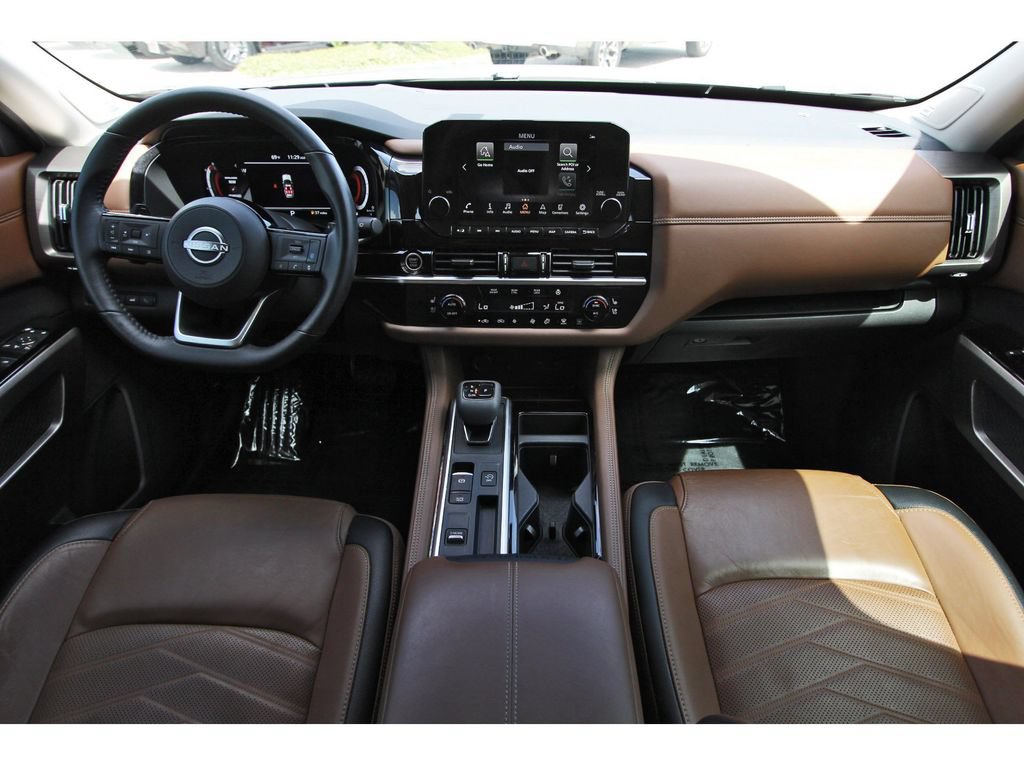 Used 2024 Nissan Pathfinder Platinum FWD image 12
