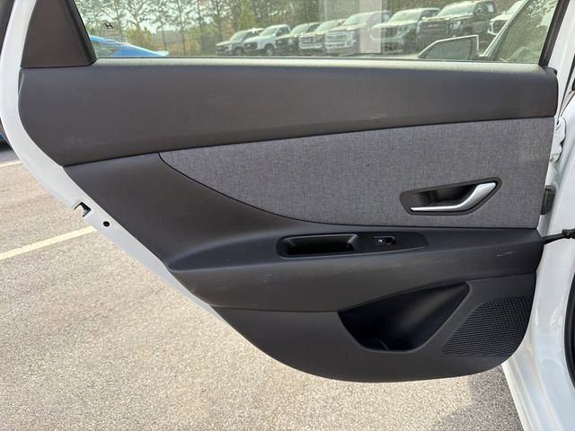 Used 2021 Hyundai Elantra Limited image 21