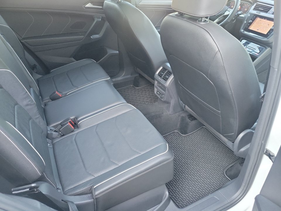 Certified 2022 Volkswagen Tiguan SEL R-Line AWD/4WD image 33