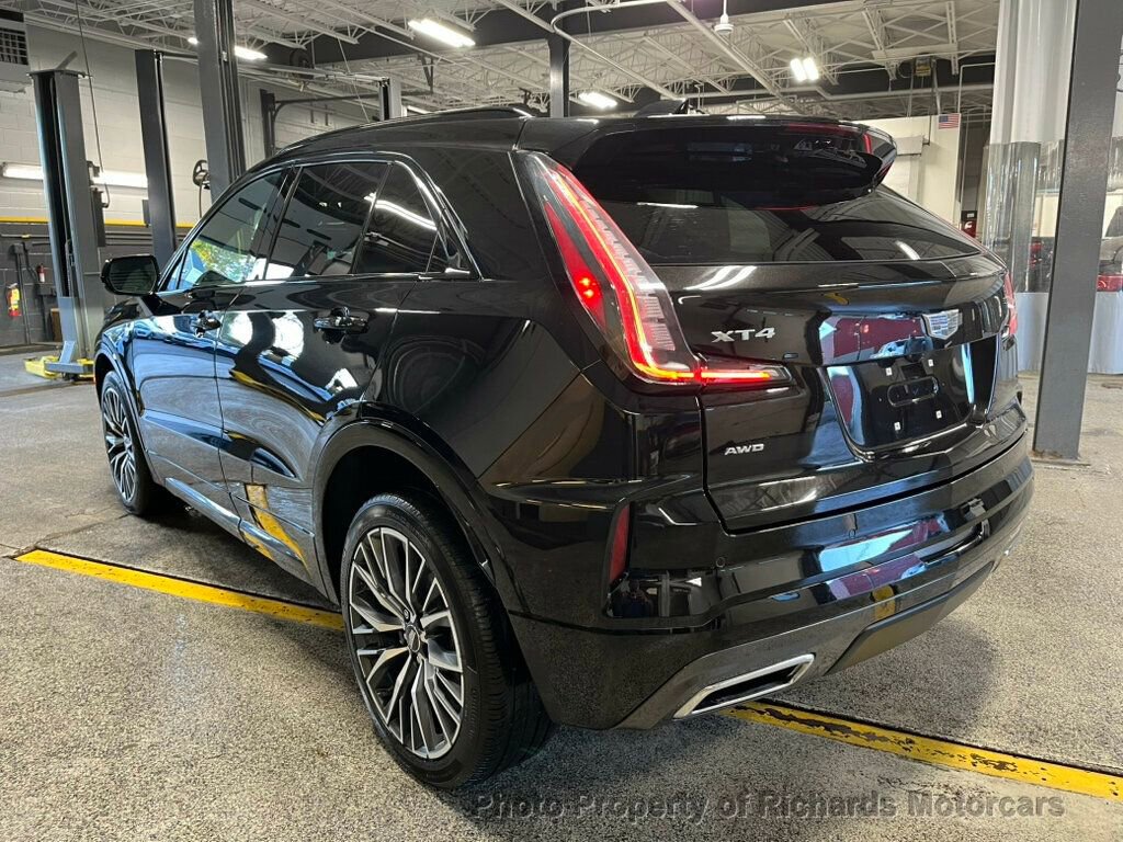 Used 2024 Cadillac XT4 Sport image 9