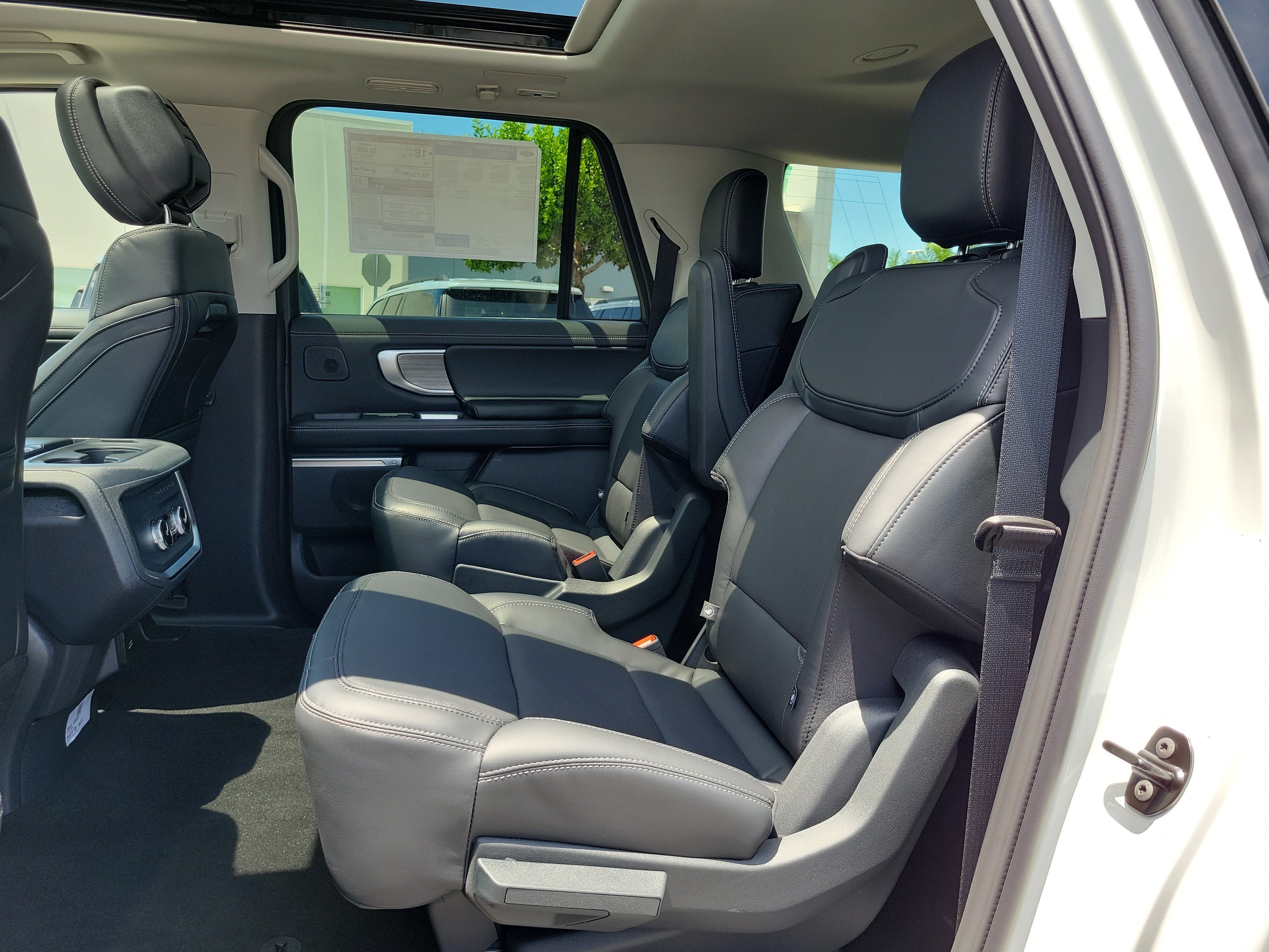 New 2026 Ford Expedition Max Platinum w/ Driver's Package AWD/4WD image 11