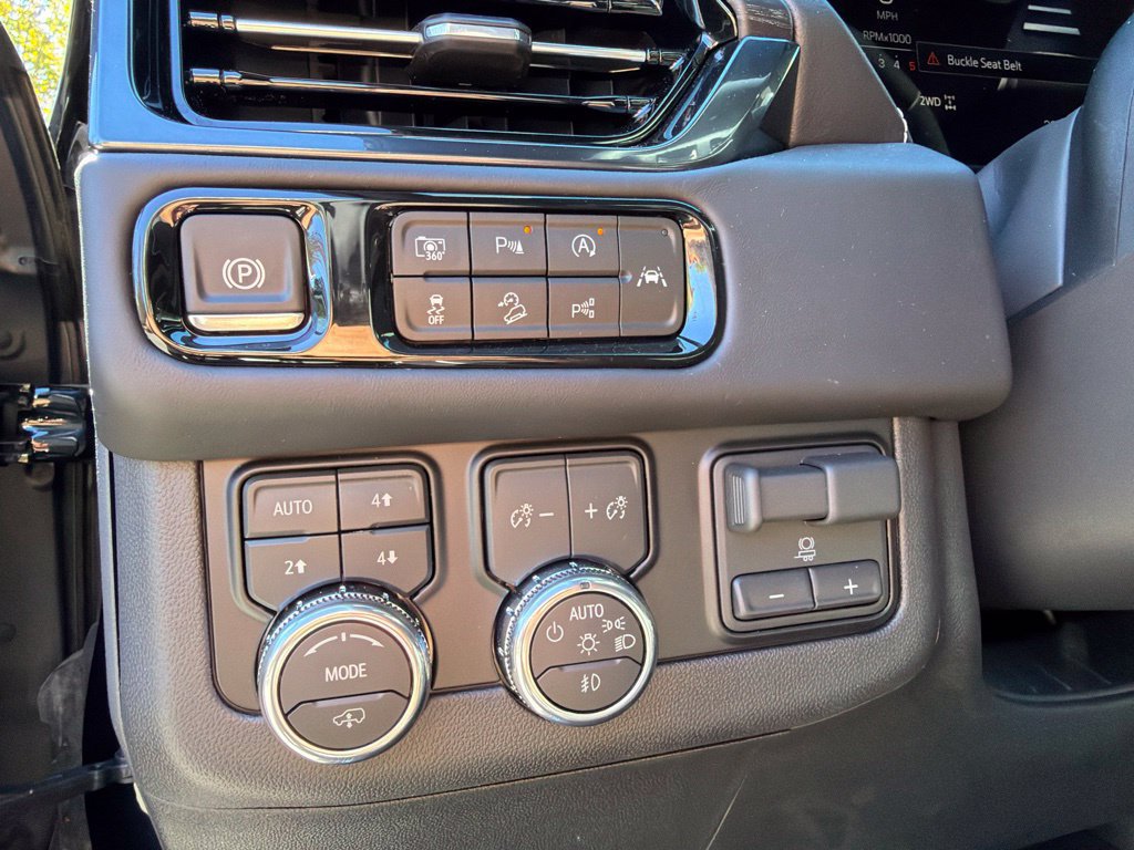 Used 2026 GMC Yukon AT4 Ultimate AWD/4WD image 18