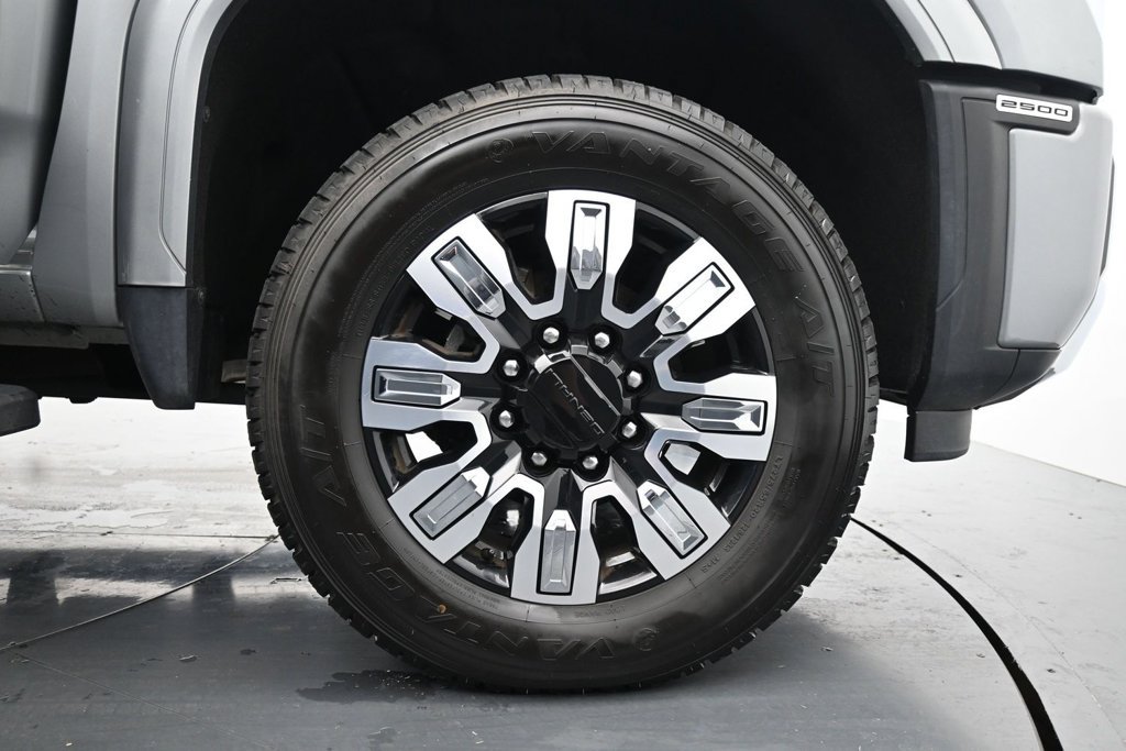 Used 2024 GMC Sierra 2500 Denali w/ Denali Reserve Package AWD/4WD image 13
