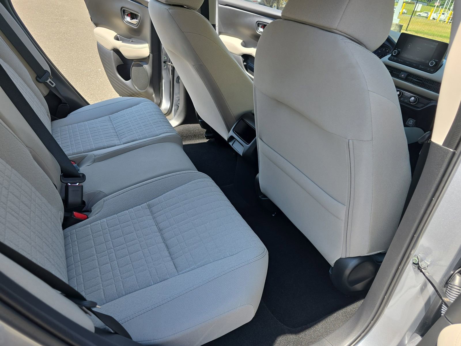 Used 2025 Honda HR-V LX image 17