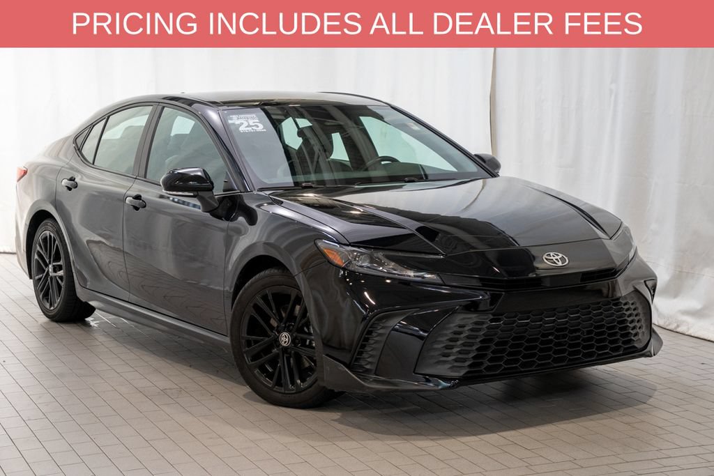 Used 2025 Toyota Camry SE FWD video 1