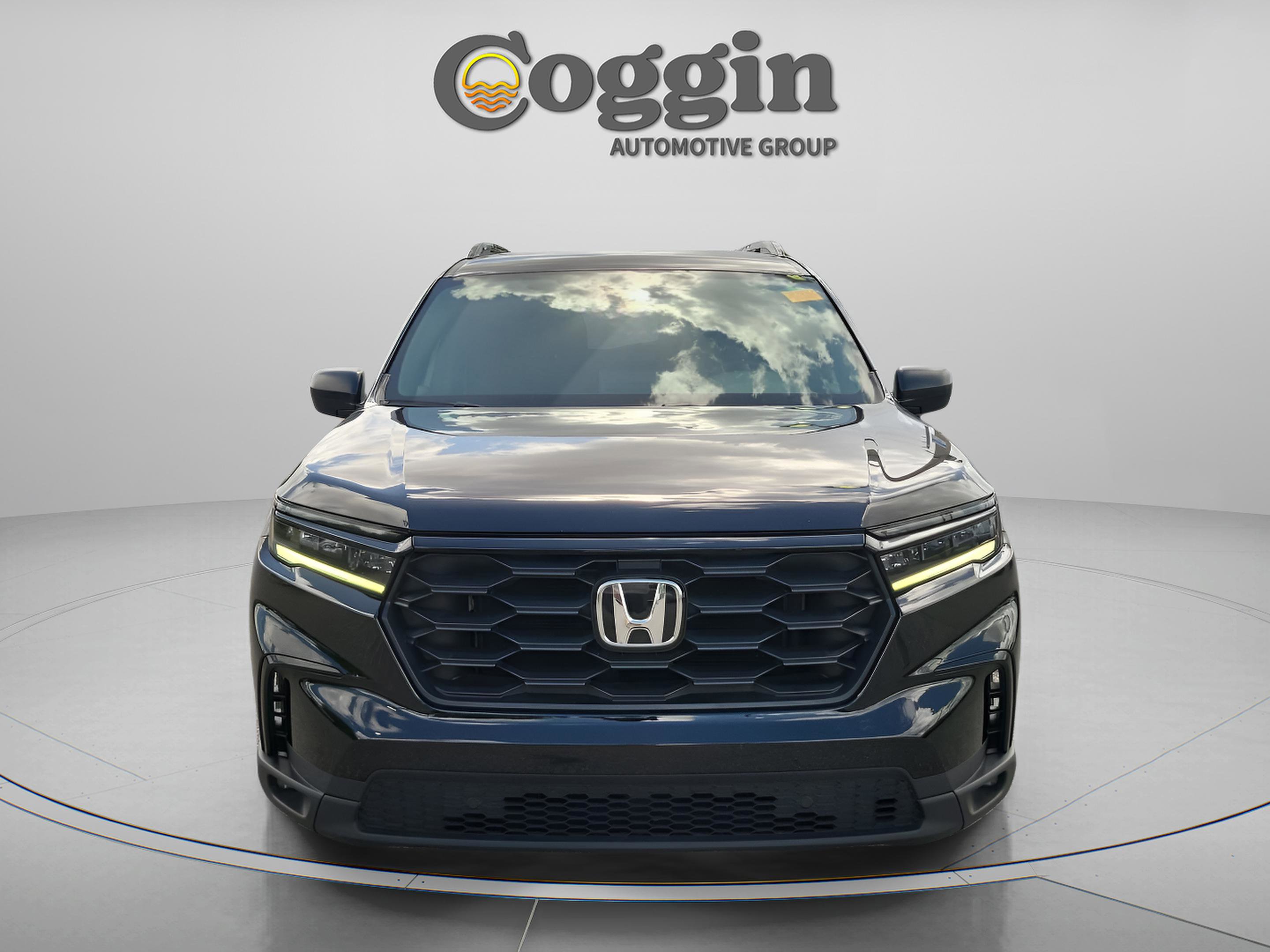 Certified 2024 Honda Pilot Sport image 9