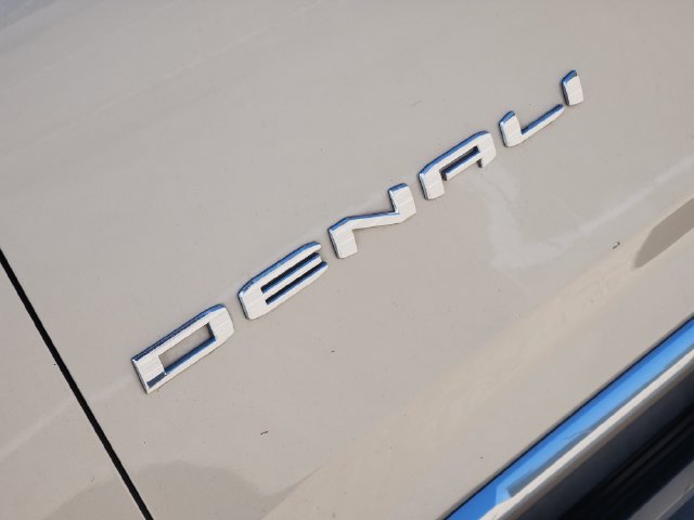 Used 2021 GMC Yukon Denali w/ Denali Ultimate Package AWD/4WD image 12