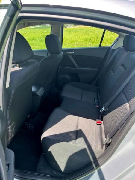 Used 2012 MAZDA MAZDA3 i Touring image 11