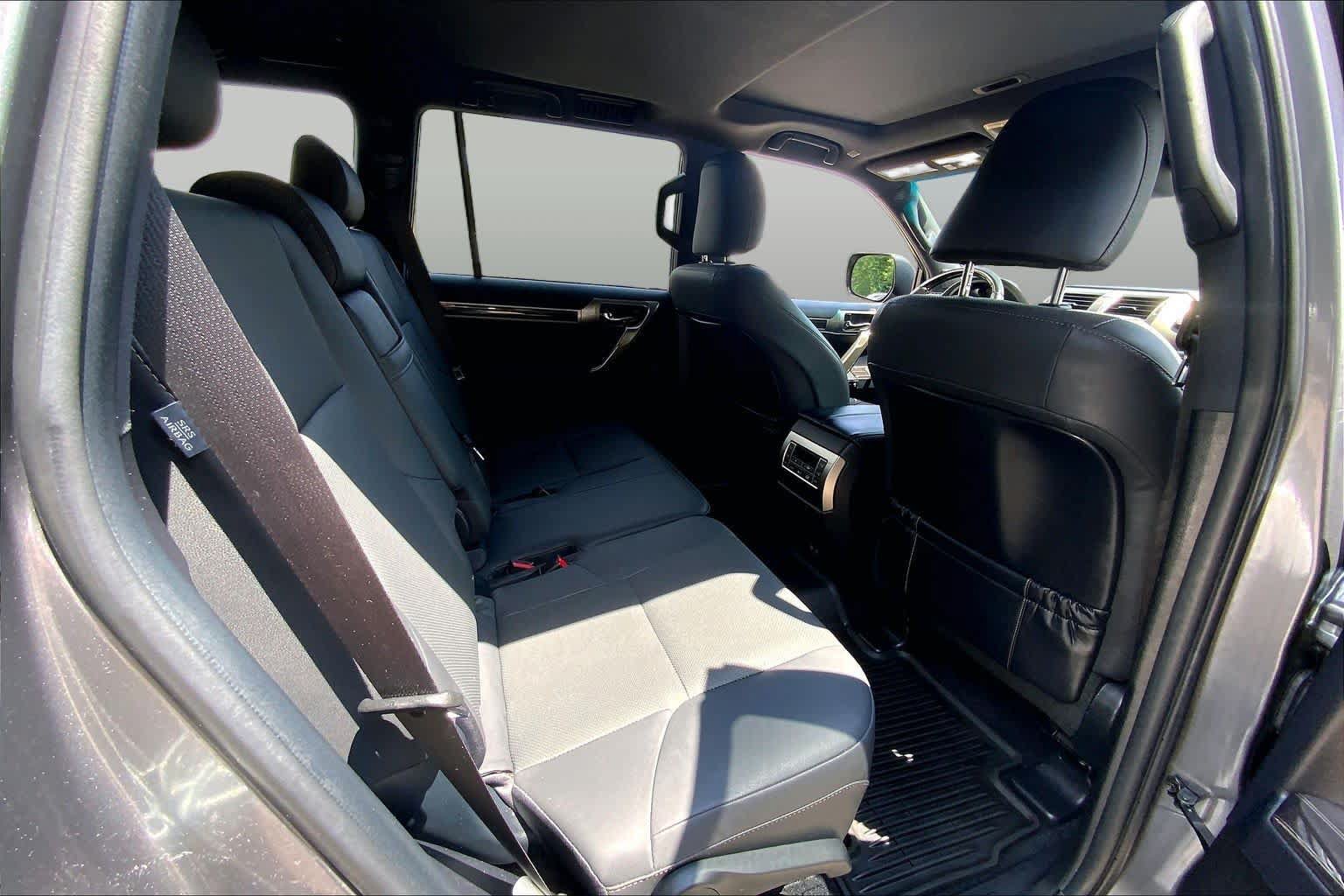 Used 2021 Lexus GX 460 Premium w/ Premium Package AWD/4WD image 19