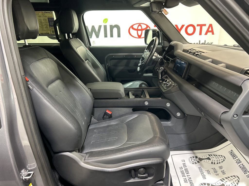 Used 2022 Land Rover Defender 90 X-Dynamic SE image 11