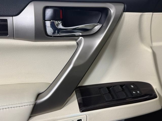 Used 2020 Lexus GX 460 Premium w/ Premium Package AWD/4WD image 14